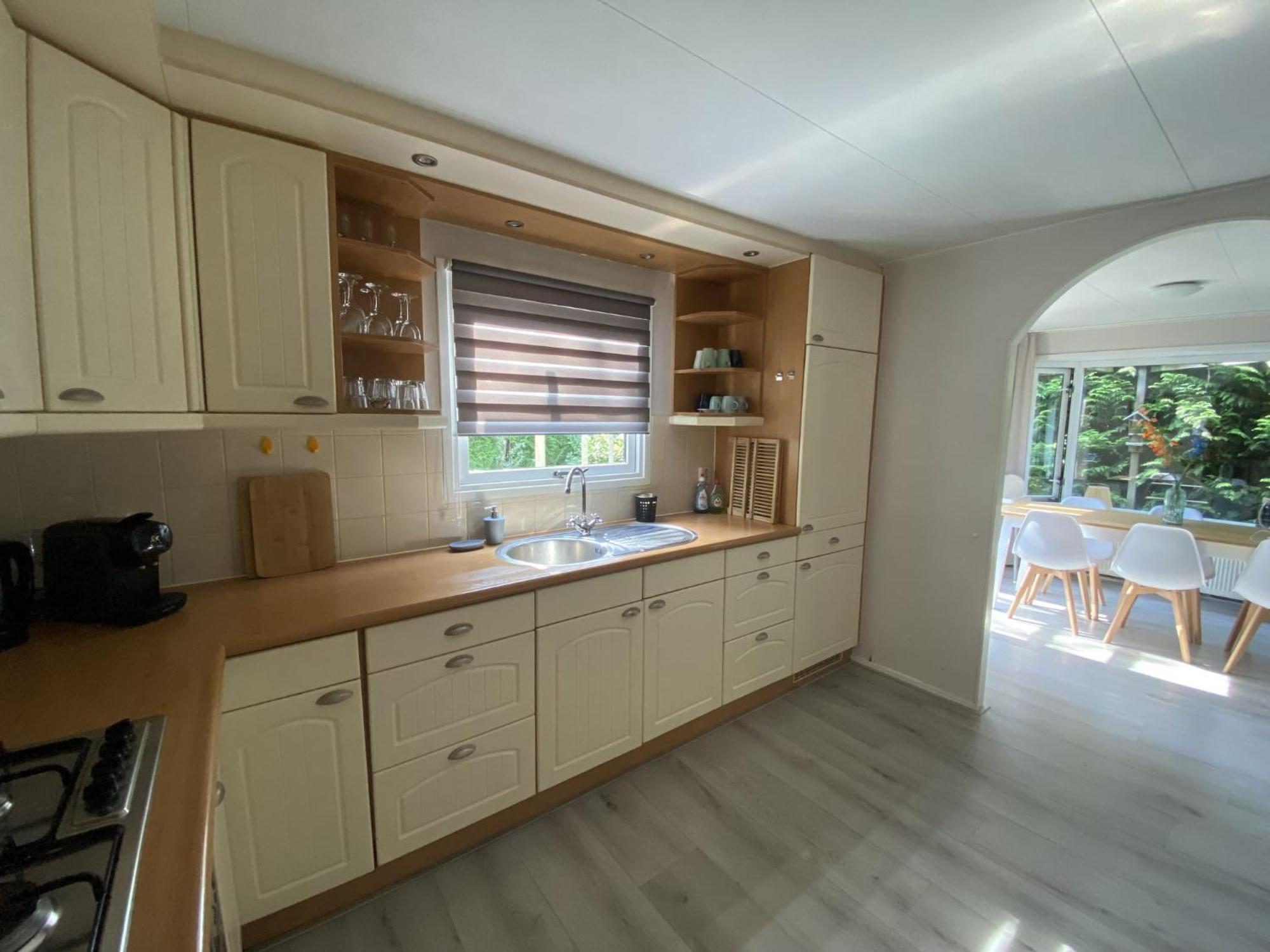 Veluwe Vakanties Chalets With Private Barrel Sauna - With Pool Bar And Restaurant Facilities In The Veluwe National Park Putten Eksteriør billede