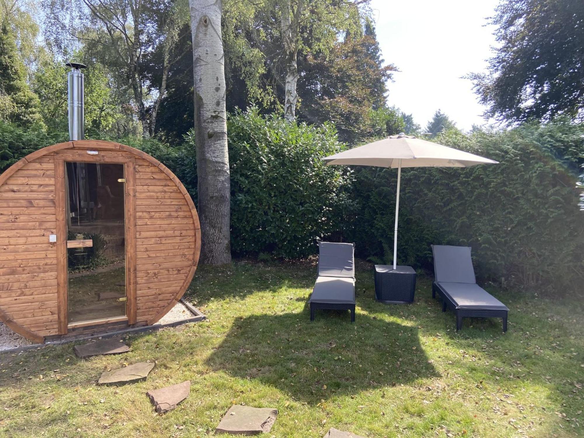 Veluwe Vakanties Chalets With Private Barrel Sauna - With Pool Bar And Restaurant Facilities In The Veluwe National Park Putten Eksteriør billede