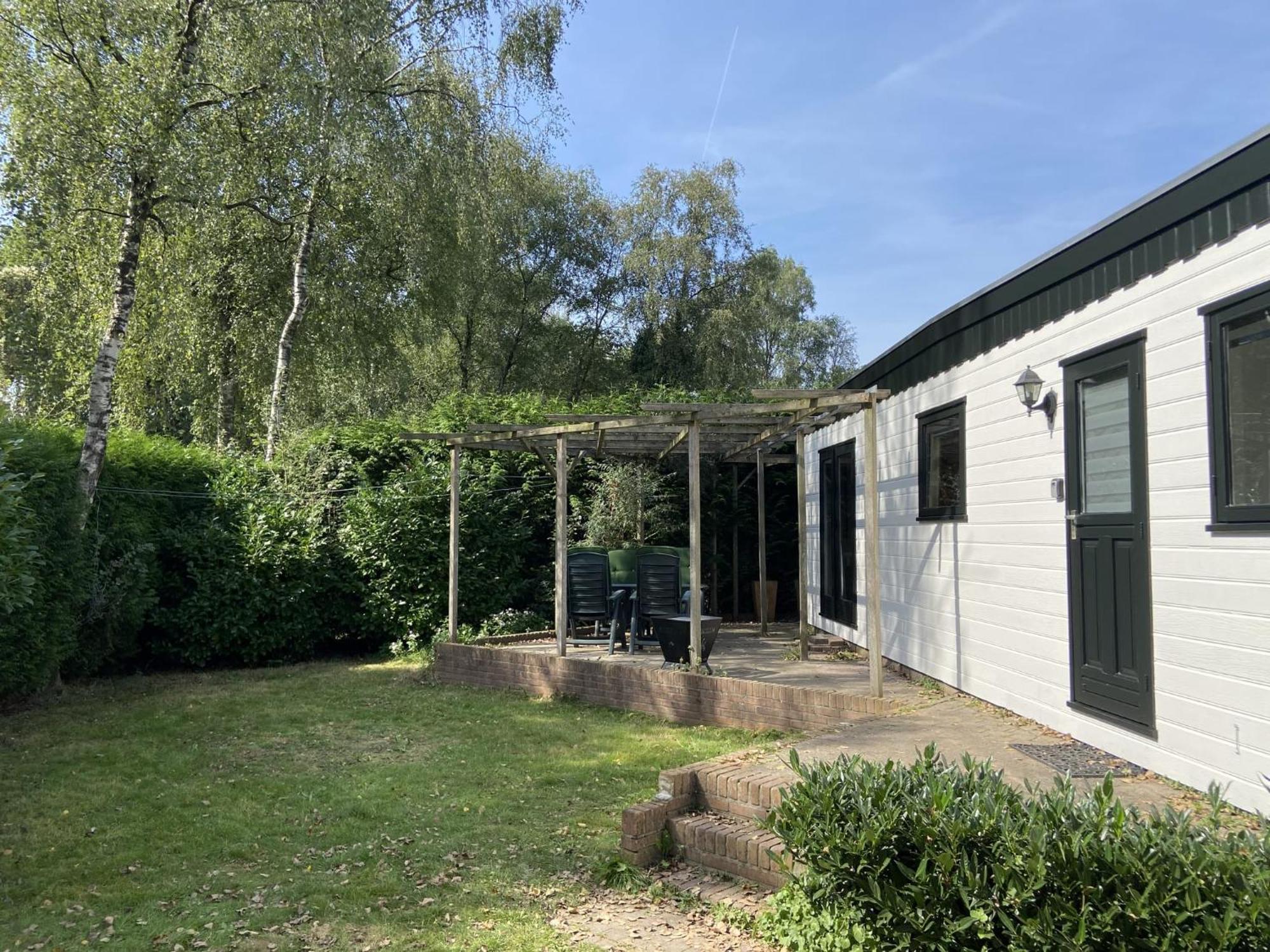 Veluwe Vakanties Chalets With Private Barrel Sauna - With Pool Bar And Restaurant Facilities In The Veluwe National Park Putten Eksteriør billede