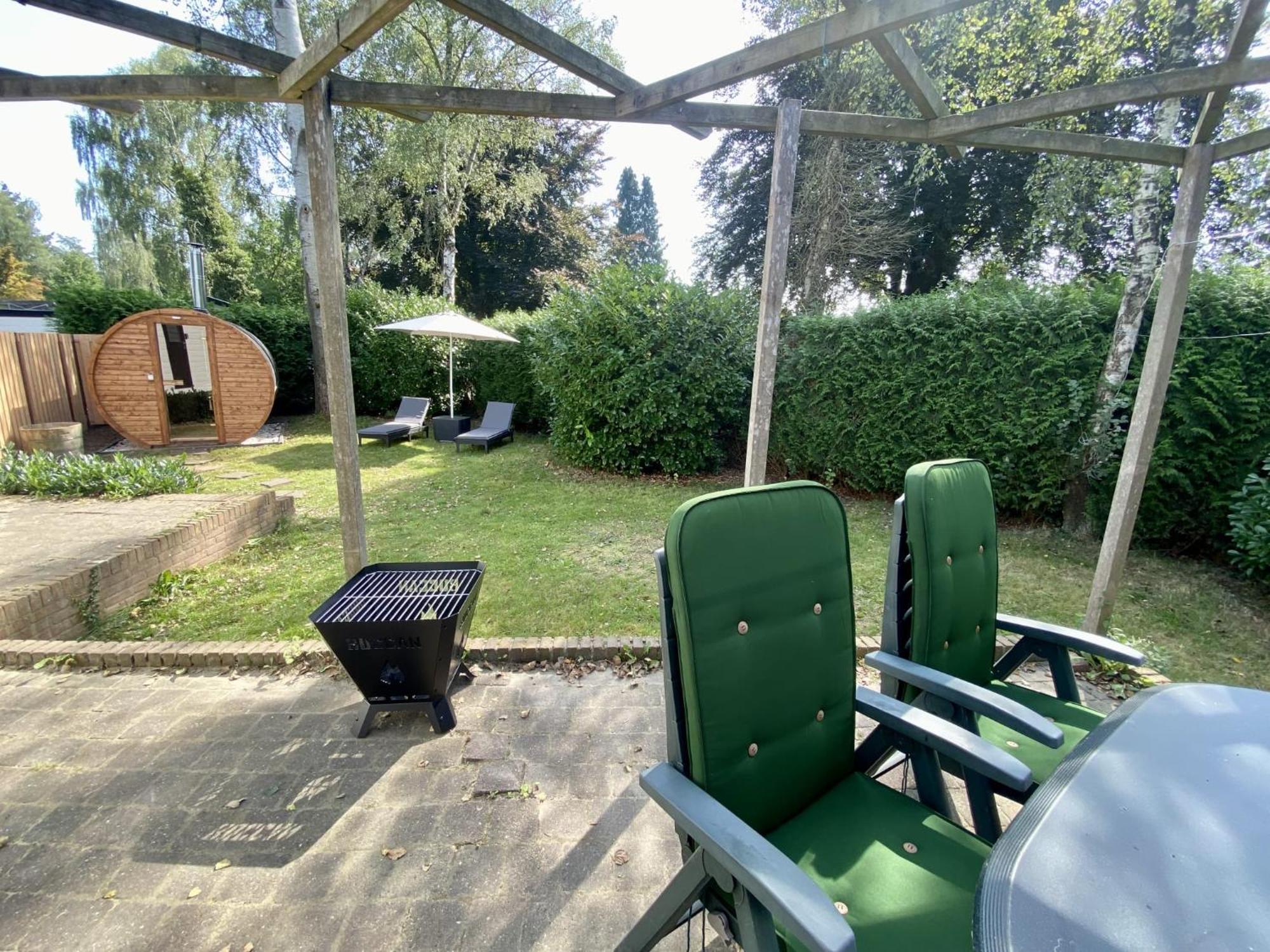 Veluwe Vakanties Chalets With Private Barrel Sauna - With Pool Bar And Restaurant Facilities In The Veluwe National Park Putten Eksteriør billede