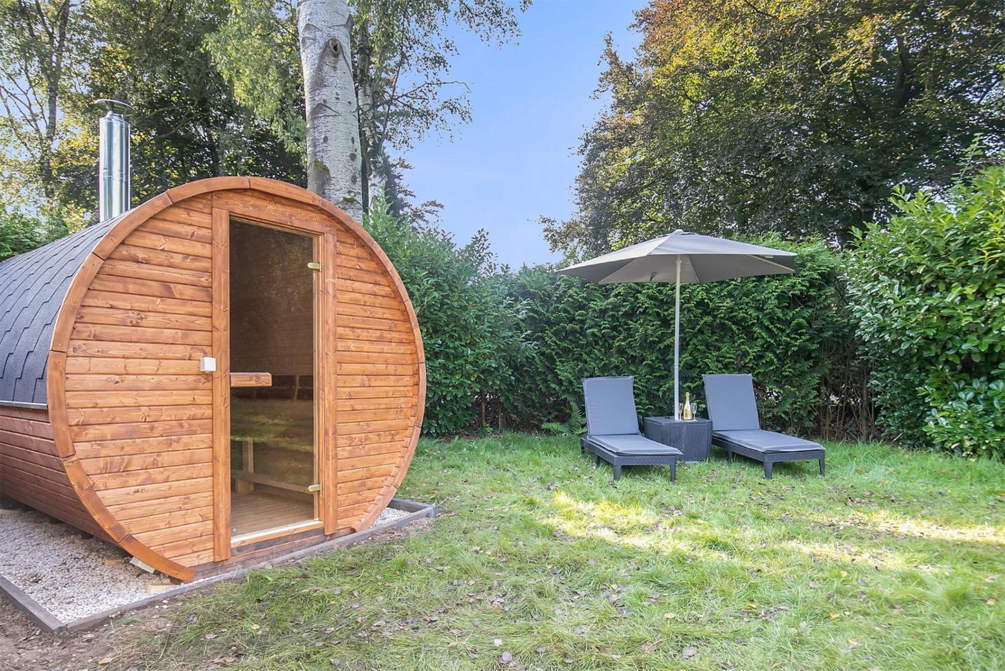 Veluwe Vakanties Chalets With Private Barrel Sauna - With Pool Bar And Restaurant Facilities In The Veluwe National Park Putten Eksteriør billede