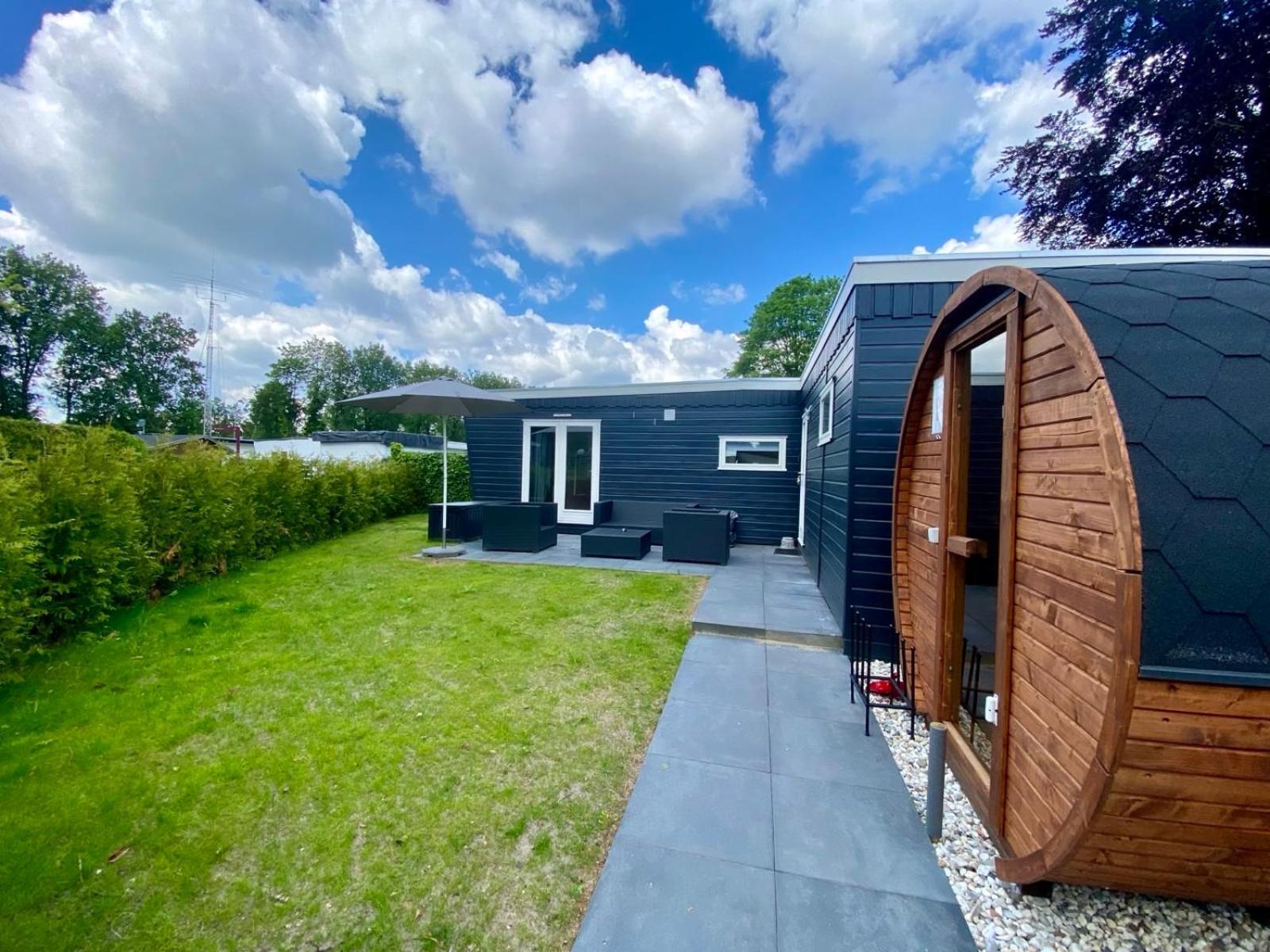 Veluwe Vakanties Chalets With Private Barrel Sauna - With Pool Bar And Restaurant Facilities In The Veluwe National Park Putten Eksteriør billede