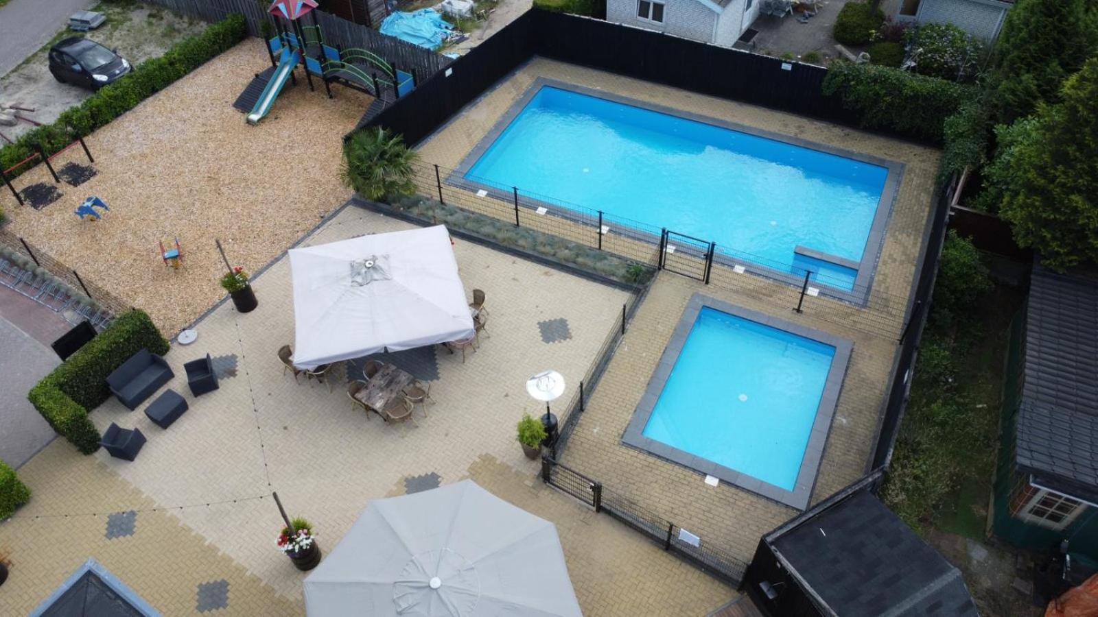 Veluwe Vakanties Chalets With Private Barrel Sauna - With Pool Bar And Restaurant Facilities In The Veluwe National Park Putten Eksteriør billede