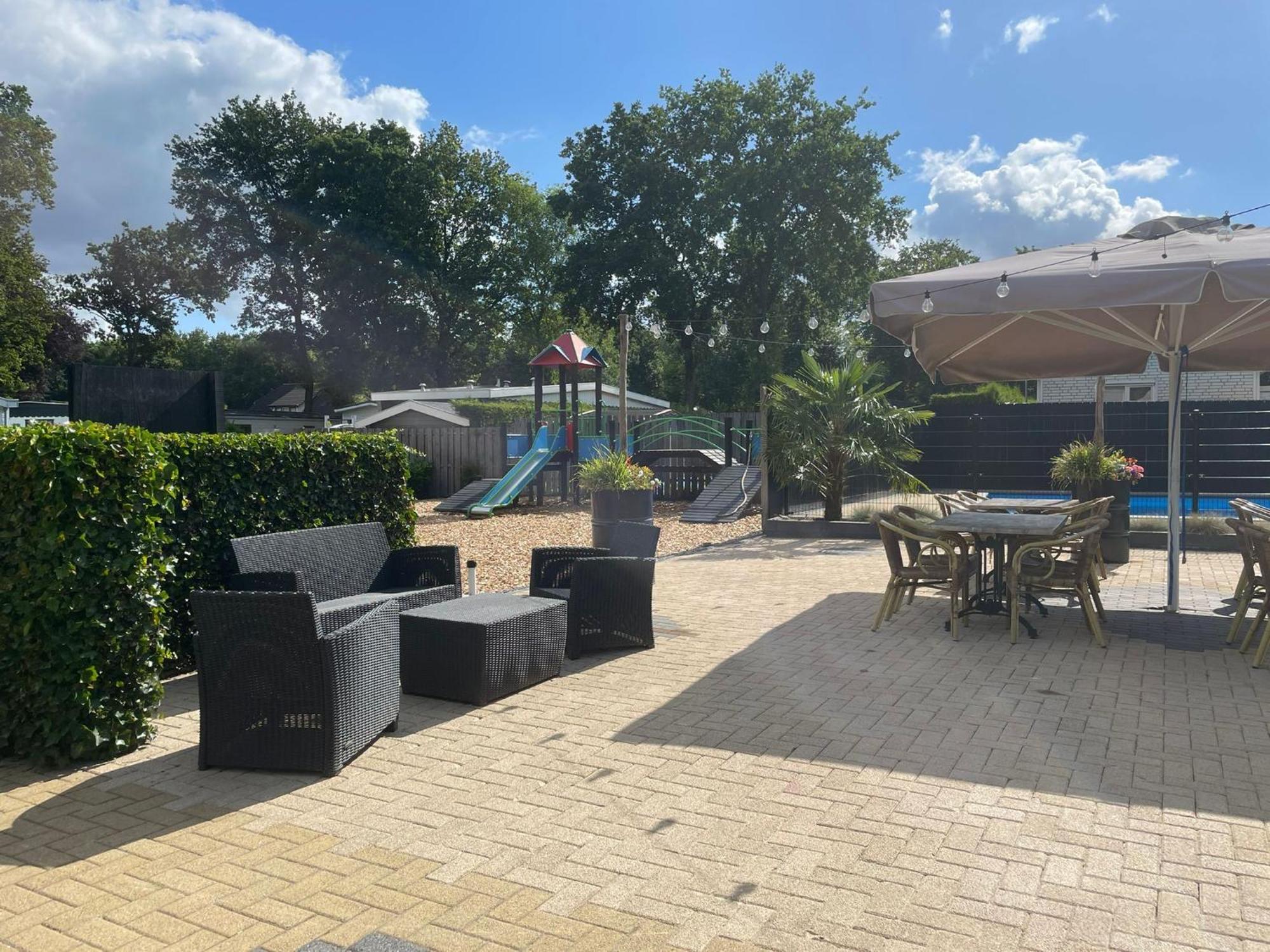 Veluwe Vakanties Chalets With Private Barrel Sauna - With Pool Bar And Restaurant Facilities In The Veluwe National Park Putten Eksteriør billede